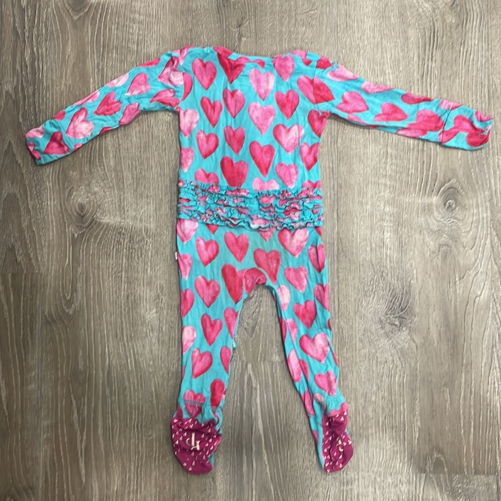 Posh peanut 12-18 months “queen of hearts” zip footie - Picture 2 of 3